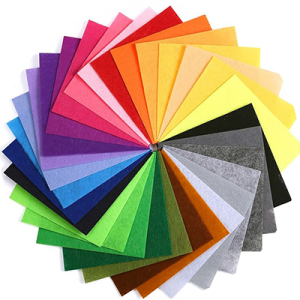 Láminas de fieltro disponibles en 30 colores diferentes.