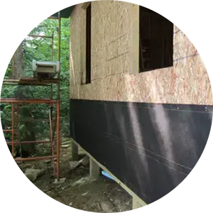 Papel de fieltro utilizado como barrera de vapor.